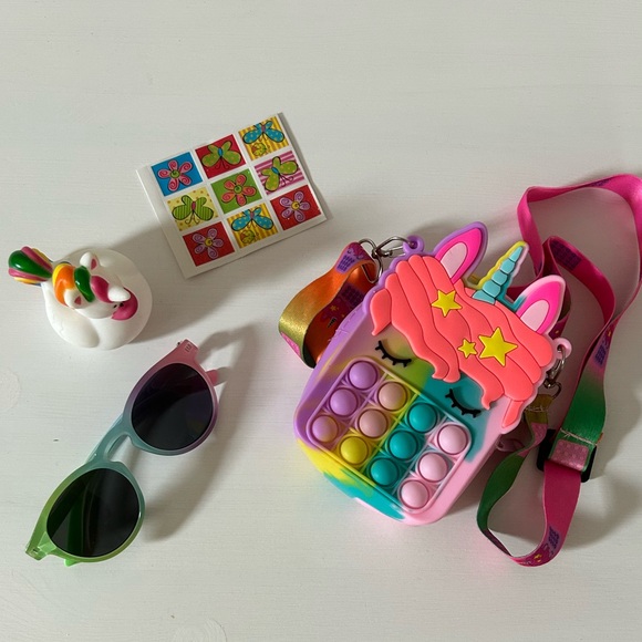 Rainbow Unicorn Pop It Fidget Toy with Sunglasses Toddler Travel Activity Set - Picture 1 of 3